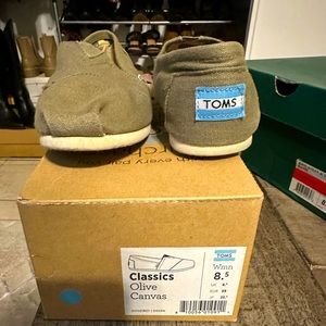 Olive green Tom’s